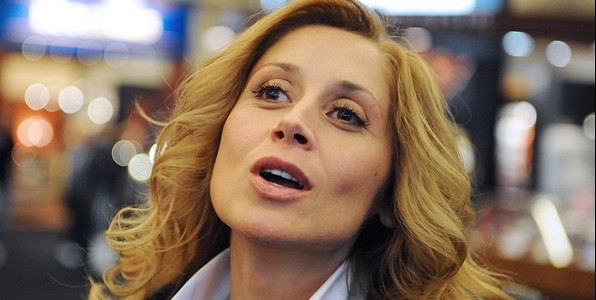 La chanteuse Lara Fabian est atteinte de surdit subite  la suite d'un accident lors d'un enregistrement en studio.