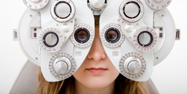 Test de vision chez l'ophtalmologiste
