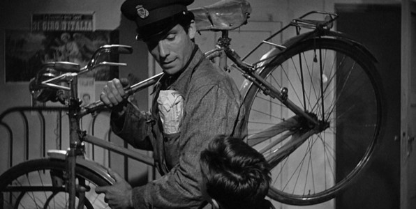 Image tire du film "Le voleur de bicyclette", de Vittorio de Sica