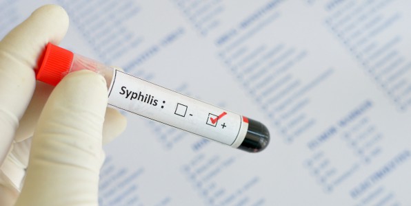 syphilis pidmie commercialisation Sanofi Aventis antibiotique hpital