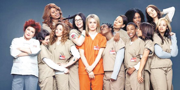 La srie tlvise "Orange is the new black" raconte l'exprience de Piper (en orange), de passage en prison