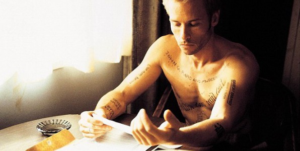 Amnsique suite  un rendez-vous chez le dentiste - Image du film Memento de Christopher Nolan