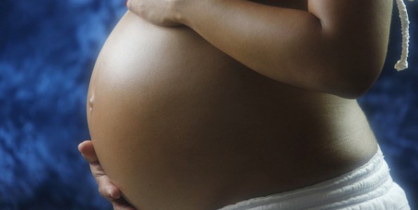 L'amniocentse est-elle vraiment indispensable alors qu'un test non invasif existe?
