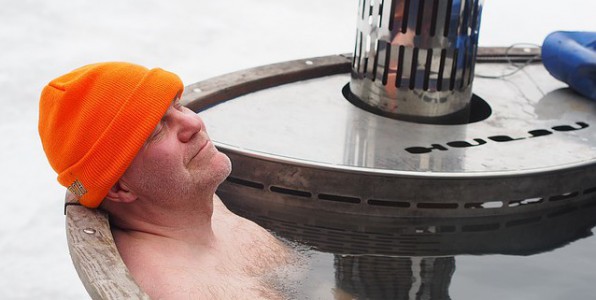 on peut prendre un bain chaud  l'extrieur mais aussi dans sa baignoire.