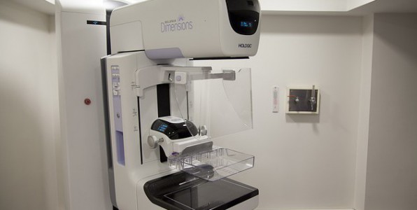 Appareil de mammographie utilis dans le cadre du dpistage du cancer du sein.