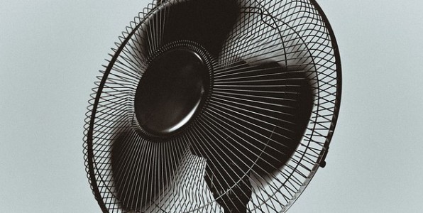 Peut-on utiliser un ventilateur la nuit : le dbat est ouvert.