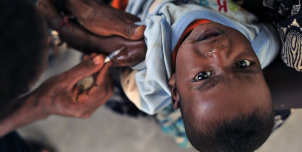 Ebola, un nouveau vaccin expérimental testé en Ouganda Test d'un nouveau vaccin contre Ebola.