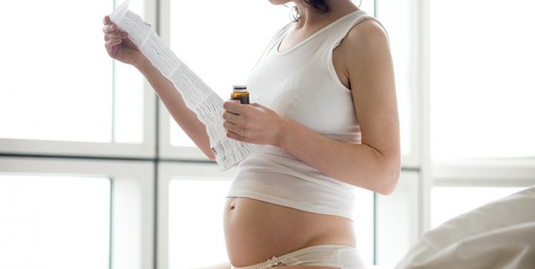 En France, les femmes enceintes consomment trop de mdicaments.
