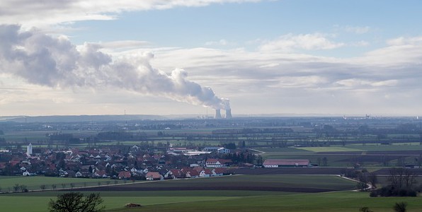 De l'iode stable est distribu aux habitants situs dans un rayon de 20 km autours d'une centrale nuclaire.