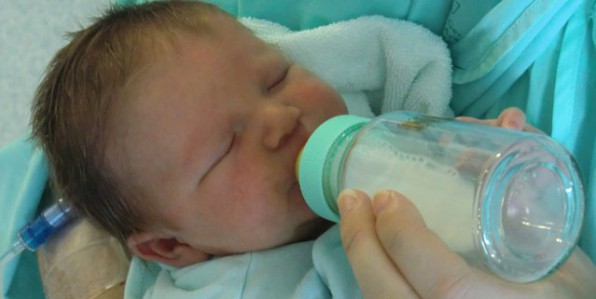 Le lait maternel, reu par le biais d’un don informel, expose l’enfant  d’importants risques sanitaires.