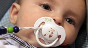 pouce t�tine b�b� succion risques palais m�choire dent