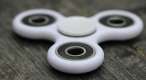 hand spinner jouet outil th�rapeutique attention autisme