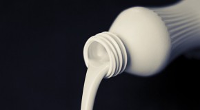 Affaire Lactalise Foodwatch plainte contamination bact�ries Salmonelle