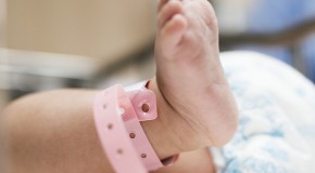 Baisse continue du nombre des maternités en France nombre maternité France désert obstétrique santé