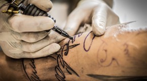 Tatouages r�sidus m�tal aiguille risque sant�