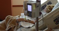 Episiotomie, une pratique de moins en moins fréquente Épisiotomie médecin sage-femme accouchement baisse